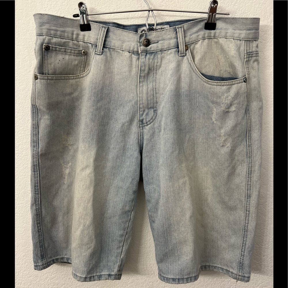 Akademiks mens shorts size 38